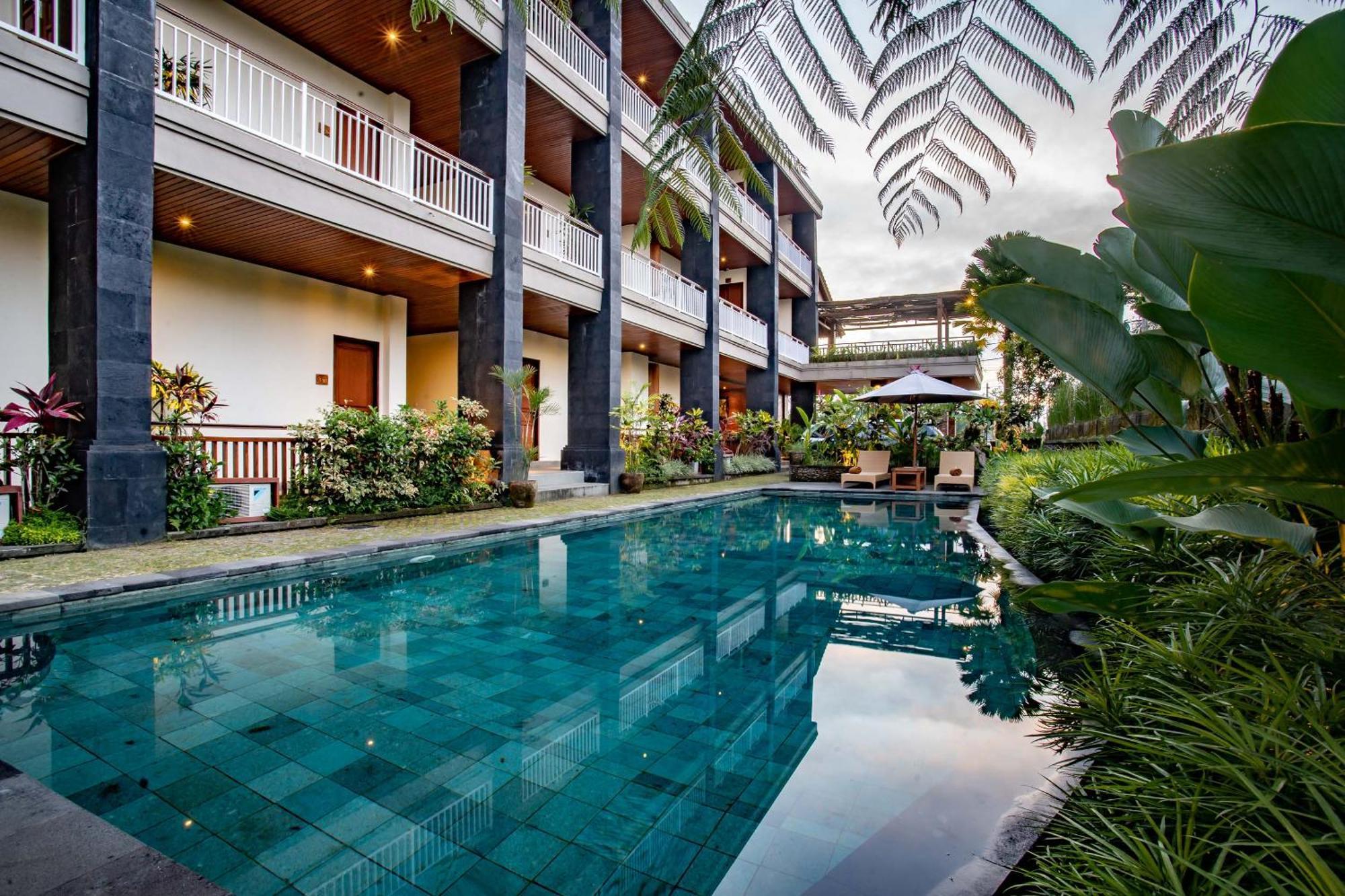 Hotel Paon Desa